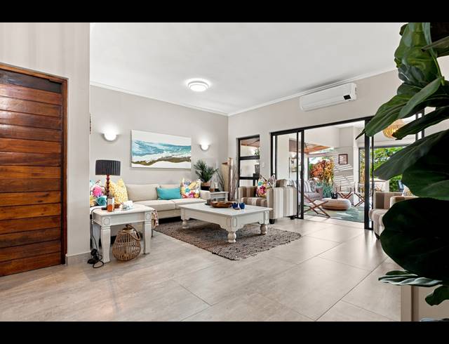 3 BEDROOM APARTMENT FOR SALE IN PALM LAKES ESTATE